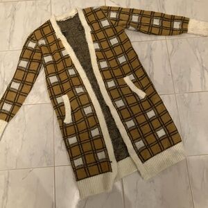Dex brown cream white long cozy cardigan.  Pockets!  EUC!